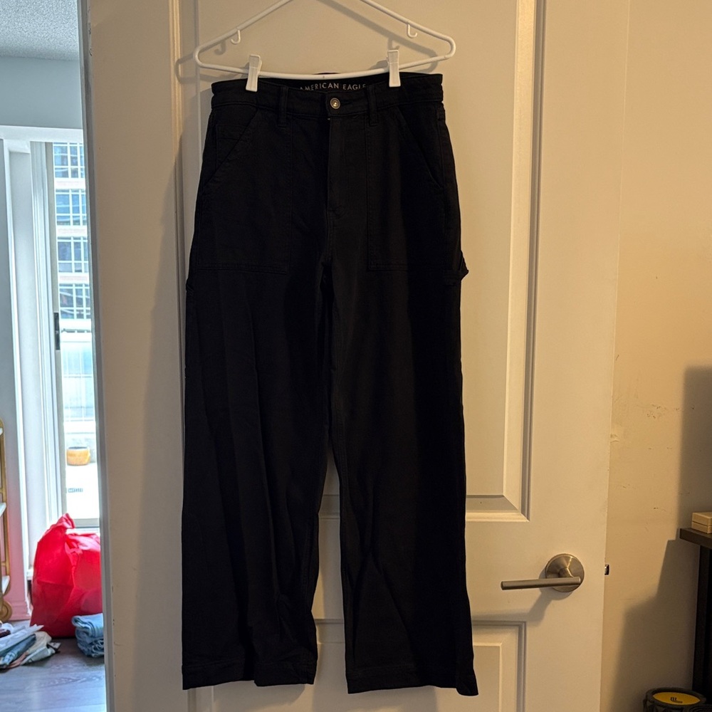 American Eagle Outfitters women’s  Black Cargo Pants, Sz 6, Short